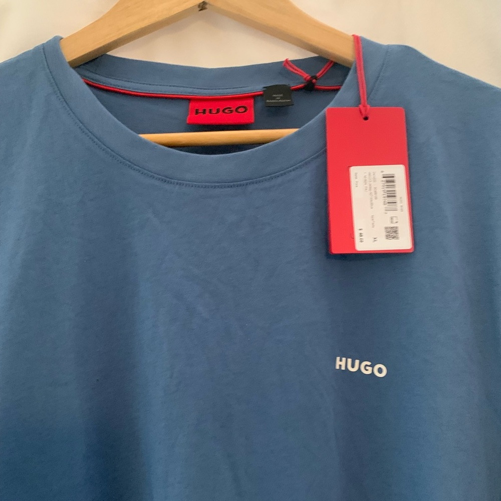 HUGO BLUE LARGE T-SHIRT
